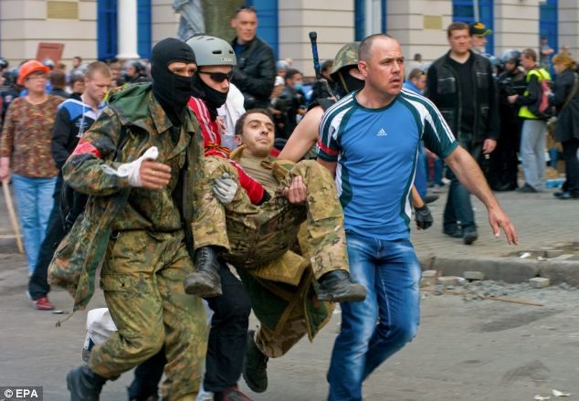 Người biểu tình ủng hộ Nga bị thương trong cuộc đụng độ tại Odessa.