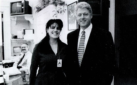 Lewinsky và cựu Tổng thống Mỹ Bill Clinton trong thời gian cô làm việc tại Nhà Trắng.