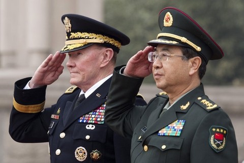 Tướng Dempsey và tướng Phòng Phong Huy.