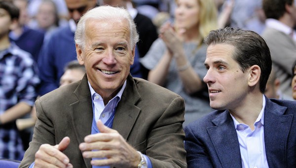 Phó Tổng thống Mỹ Joe Biden và con trai Hunter Biden.
