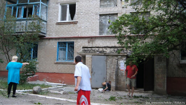 Một nạn nhân của vụ pháo kích của quân đội Ukraine tại Slaviansk.
