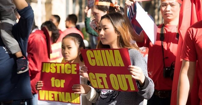 Trung Quốc đã chiếm đóng bất hợp pháp quần đảo Hoàng Sa vào năm 1956 và năm 1974, và một phần quần đảo Trường Sa - vào năm 1988.
