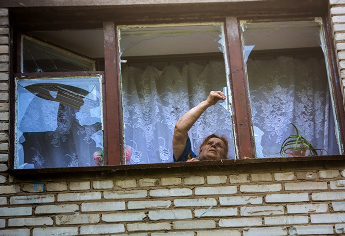 Cửa sổ nhà một người dân ở Slaviansk bị hỏng trong các cuộc tấn công của lực lượng chính phủ.