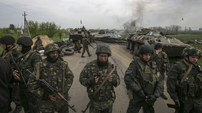 Lực lượng Ukraine tham gia hoạt động chống lại phe biểu tình ly khai ở miền Đông.
