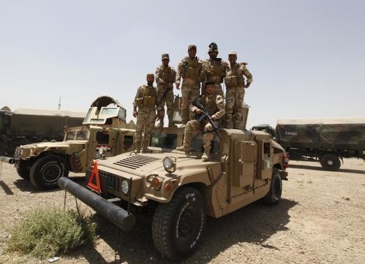 Quân đội Iraq tham gia trấn áp lực lượng nổi dậy ở miền Bắc và miền Trung.