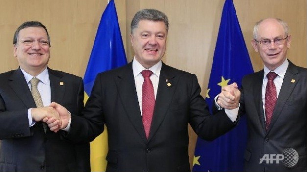 Thỏa thuận, được Poroshenko đánh giá là &quot;lịch sử&quot;, có thể mở đường cho Ukraine trở thành một thành viên của EU trong tương lai.