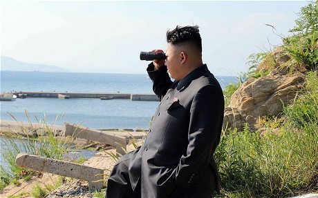 Kim Jong-un giám sát tập trận trên đảo Ung.