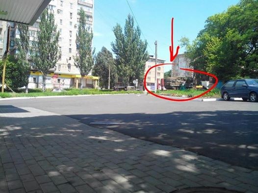 Hệ thống phòng không Buk được cho là của lực lượng ly khai di chuyển tại Donetsk ngày 18/7.