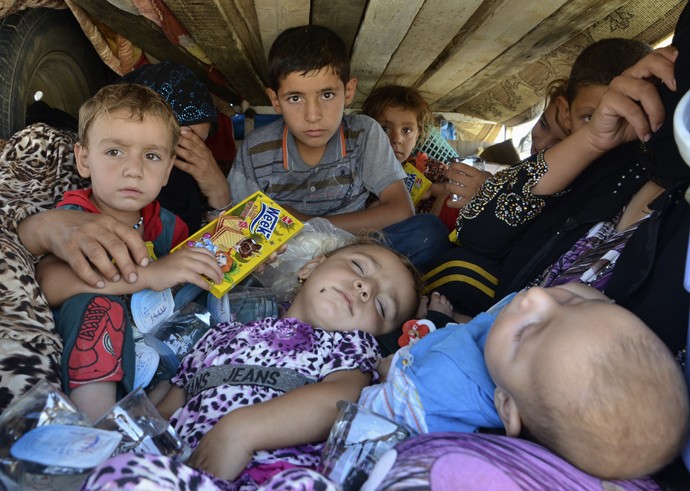 Trẻ em người Yazidi.