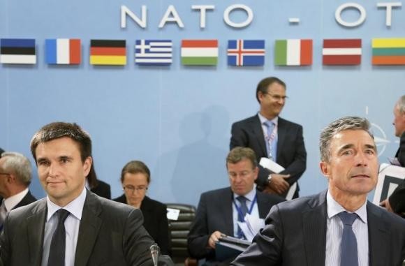 NATO sẽ không thảo luận tới vấn đề mở rộng liên minh trong hội nghị sắp tới để tránh khiêu khích Nga thêm nữa.