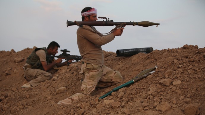 Lực lượng Iraq chiến đấu chống lại nhóm IS gần đập Mosul.