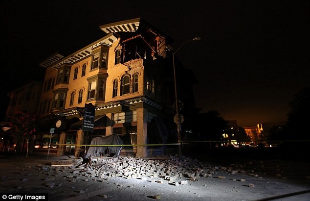 Tòa nhà ở khu vực Napa bị động đất phá hủy.