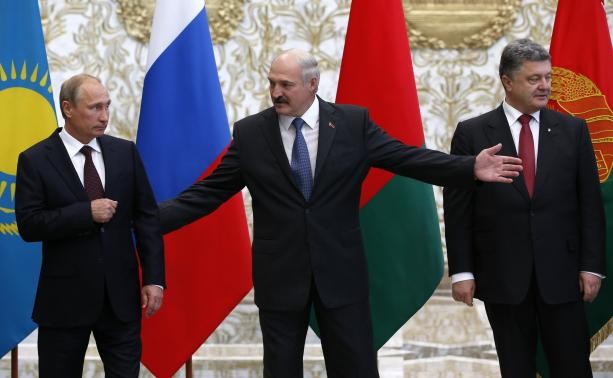 Tổng thống Nga Vladimir Putin, Tổng thống Belarus Alexander Lukashenko và Tổng thống Ukraine Petro Poroshenko