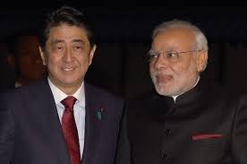 Thủ tướng Nhật Bản Shinzo Abe (trái) và Thủ tướng Ấn Độ Narendra Modi.