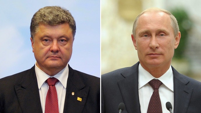 Tổng thống Ukraine Petro Poroshenko (trái) và Tổng thống Nga Vladimir Putin.