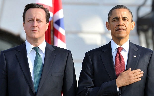 Tổng thống Mỹ Barack Obama và Thủ tướng Anh David Cameron (trái)