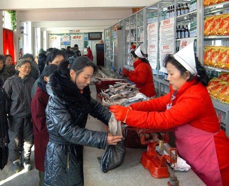 Hệ thống bao cấp phân phối hàng hóa ở Triều Tiên sụp đổ đã kích thích các cá nhân tham gia vào nền kinh tế.
