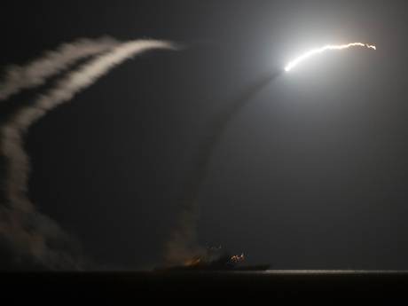 Tên lửa Tomahawk được bắn từ tàu chiến vào lãnh thổ Syria ngày 23/9.