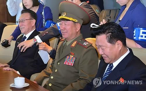 Chuyến thăm gây bất ngờ không chỉ với nước chủ nhà Hàn Quốc mà với cả dư luận quốc tế quan tâm tới vấn đề bán đảo Triều Tiên.
