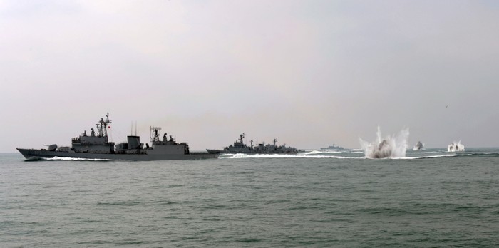 Tàu Hải quân Hàn Quốc tập trận ở Hoàng Hải.