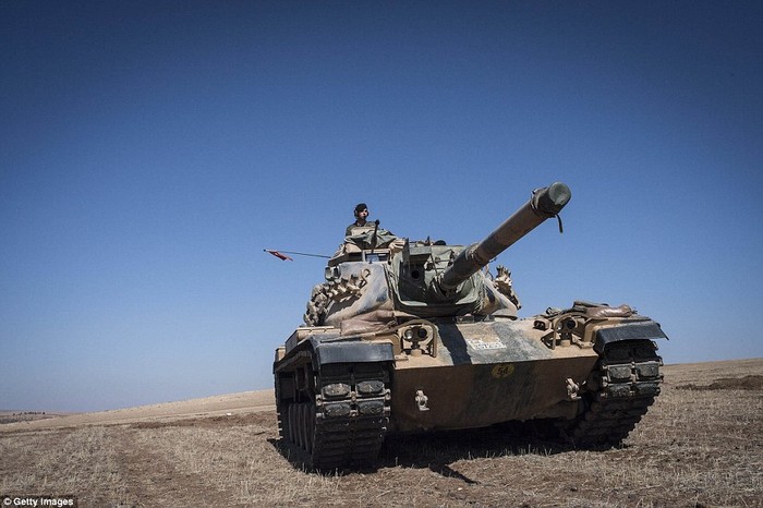 Quân đội Thổ Nhĩ Kỳ triển khai gần biên giới Syria.