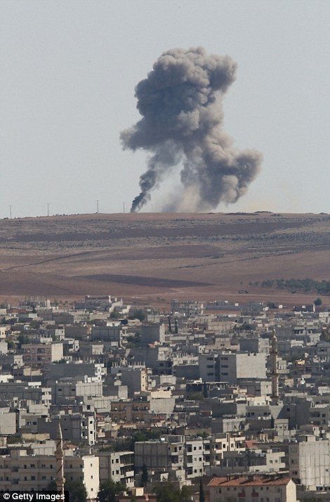 Tuy nhiên, ở thời điểm này, không kích đang là cung cụ hiệu quả nhất để ngăn chặn IS chiếm Kobani.