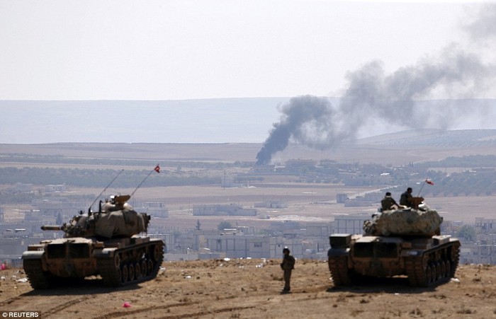 Mặc dù cam kết sẽ làm mọi thứ có thể để ngăn chặn Kobani rơi vào tay IS, nhưng quân đội Thổ Nhĩ Kỳ đến nay vẫn hỗ trợ rất ít cho chiến dịch.