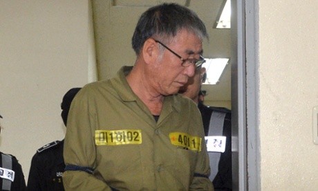 Lee Joon-seok xuất hiện tại phiên tòa.