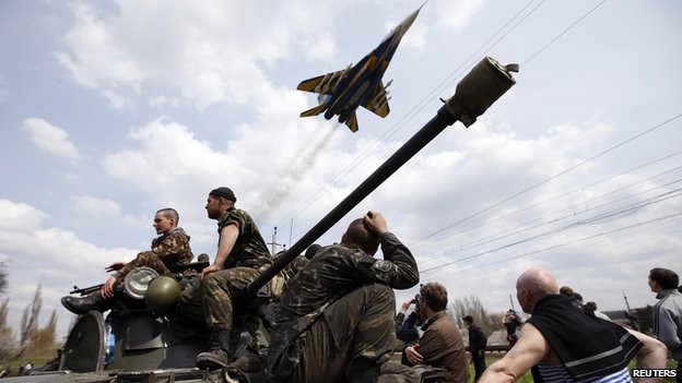 Quân đội Ukraine tham gia hoạt động ở miền Đông.