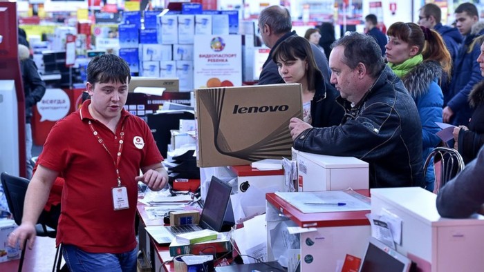 Doanh số bán hàng của các nhà bán lẻ tăng liên tục trong tháng qua ở Nga.