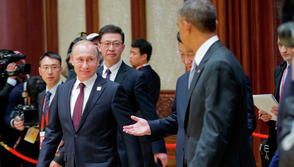 Tổng thống Nga Vladimir Putin và người đồng cấp Mỹ trong chuyến tham dự hội nghị APEC 2014 ở Trung Quốc.