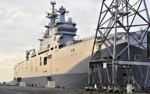 Tàu Mistral Pháp đóng cho Nga vẫn không thể bàn giao vì áp lực của Mỹ.
