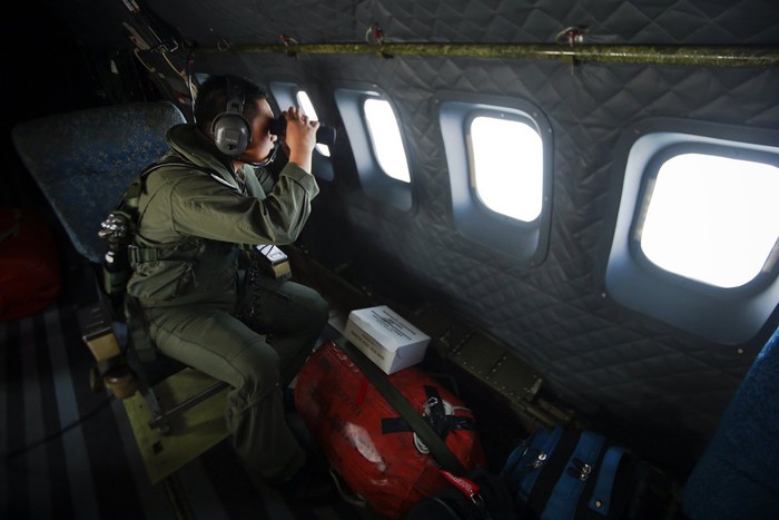 Malaysia, Trung Quốc, Thái Lan, Singapore, Indonesia, Việt Nam, Philippines, Australia và Mỹ đã tham gia tìm kiếm MH370, nhưng vẫn vô vọng.