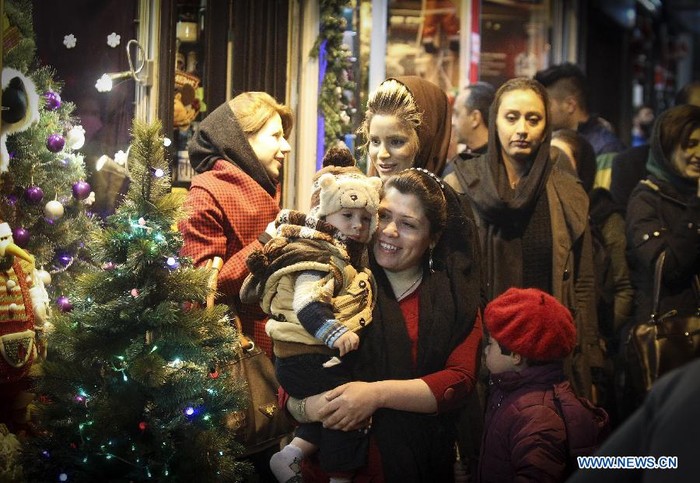 Hàng ngàn người Iran theo đạo Thiên Chúa đón mừng Giáng sinh.