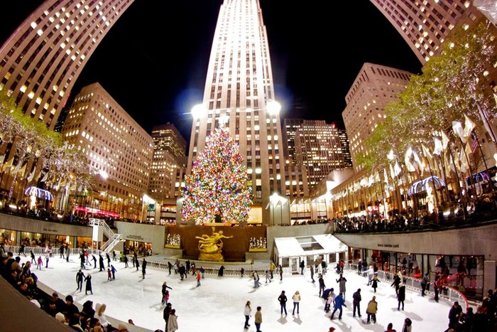Không khí Giáng sinh tại Rockefeller Center, New York, Mỹ.