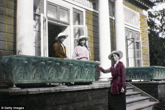 Ba người con gái lớn của Sa hoàng Nicholas II.