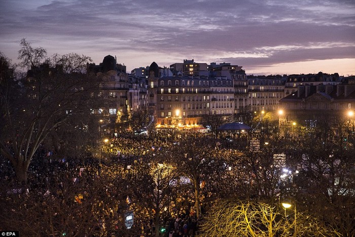 Các cuộc tấn công khủng bố tại Pháp đã gây chấn động thế giới.