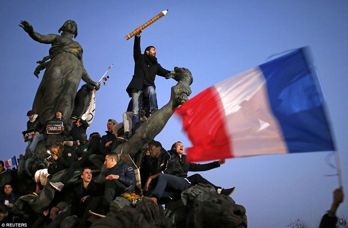 Cuộc tuần hành có quy mô lớn nhất trong lịch sử nước Pháp.