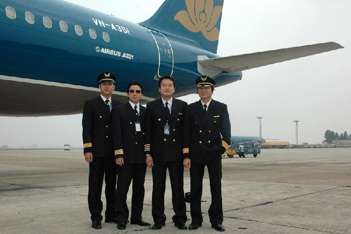 Sự bất mãn về mức lương đã khiến một loạt phi công nội của Vietnam Airlines xin nghỉ ốm.