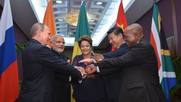 Nga, Trung Quốc và Ấn Độ đang chuẩn bị để cung cấp cho thế giới một sự &quot;thay thế thú vị&quot;.