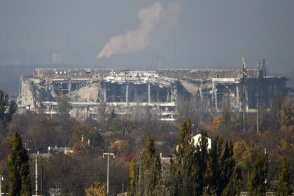 Sân bay Donetsk nhìn từ bên ngoài. Ảnh Lenta/Reuters.