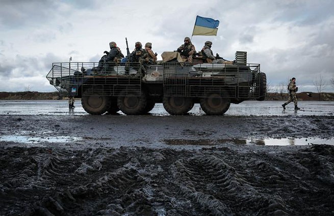 Binh sĩ Ukraine tham chiến tại chiến trường miền Đông.
