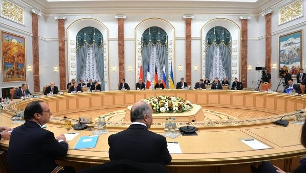 Mỹ và EU đã chuẩn bị 4 kịch bản cho cuộc khủng hoảng ở Ukraine theo kết quả đàm phán tại Minsk.