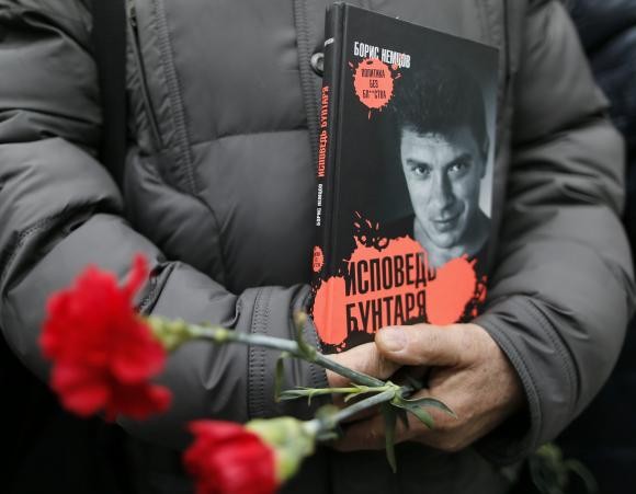 Nemtsov dự định viết một cuốn sách công bố các tài liệu mà ông cho rằng là bằng chứng về sự hiện diện của quân đội Nga tại Ukraine.