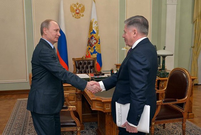 Tổng thống Putin gặp gỡ chánh án Lebedev trong bản tin phát sóng tối ngày 16/3.