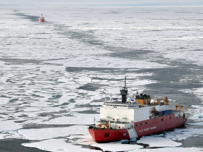 Tàu Mỹ hoạt động tại Bắc Cực.