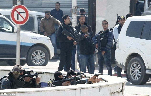 Cảnh sát Tunisia tiêu diệt những tay súng sau gần hai giờ.