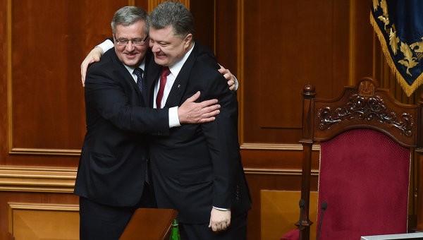 Tổng thống Ukraine Poroshenko và người đồng cấp Ba Lan Bronislaw Komorowski.