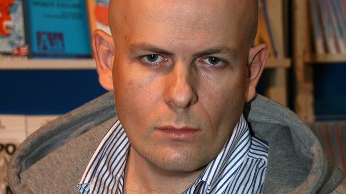Nhà báo Oles Buzina.
