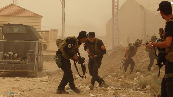 Lực lượng Iraq đã từ bỏ Ramadi khi bị IS tấn công.